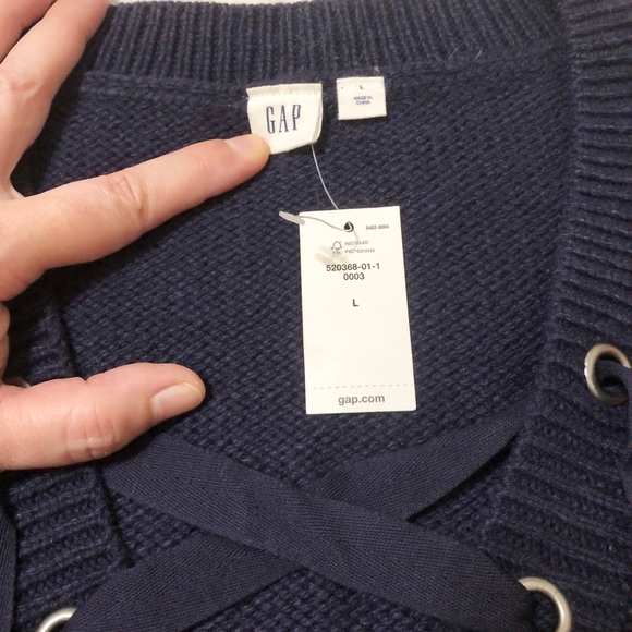 Gap Women’s Chunky Navy Blue Long Sleeve Lace-Up V-Neck Sweater w/Side Slits - L - Picture 15 of 16